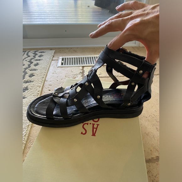 Gorgeous almost brand new black “Payne” Gladiator A.S.98 sandal size 40 - Picture 2 of 11